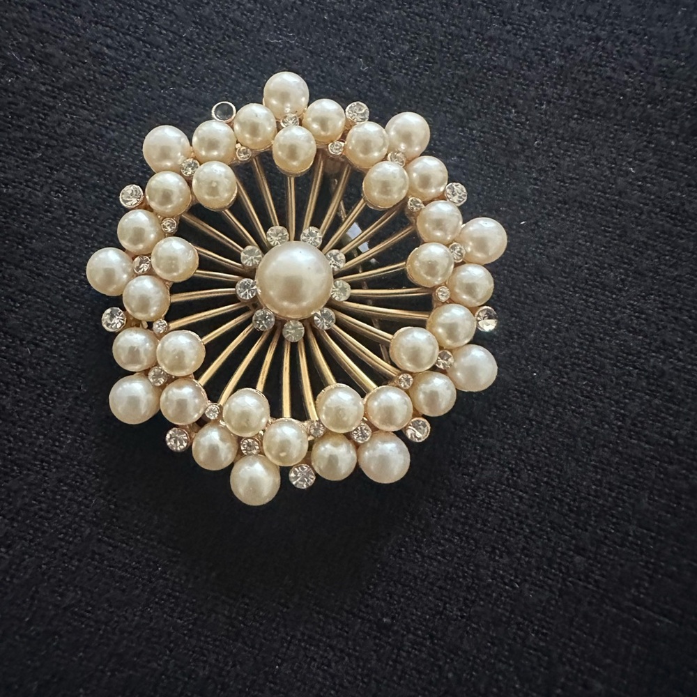 Vintage Trifari Signed Gold-Tone Pearl & Crystal Burst Brooch 1950s